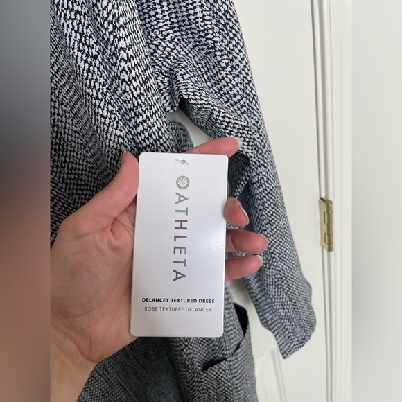 ATHLETA Delancey textured dress fully lined side pockets white and black  | 3X - Picture 5 of 11